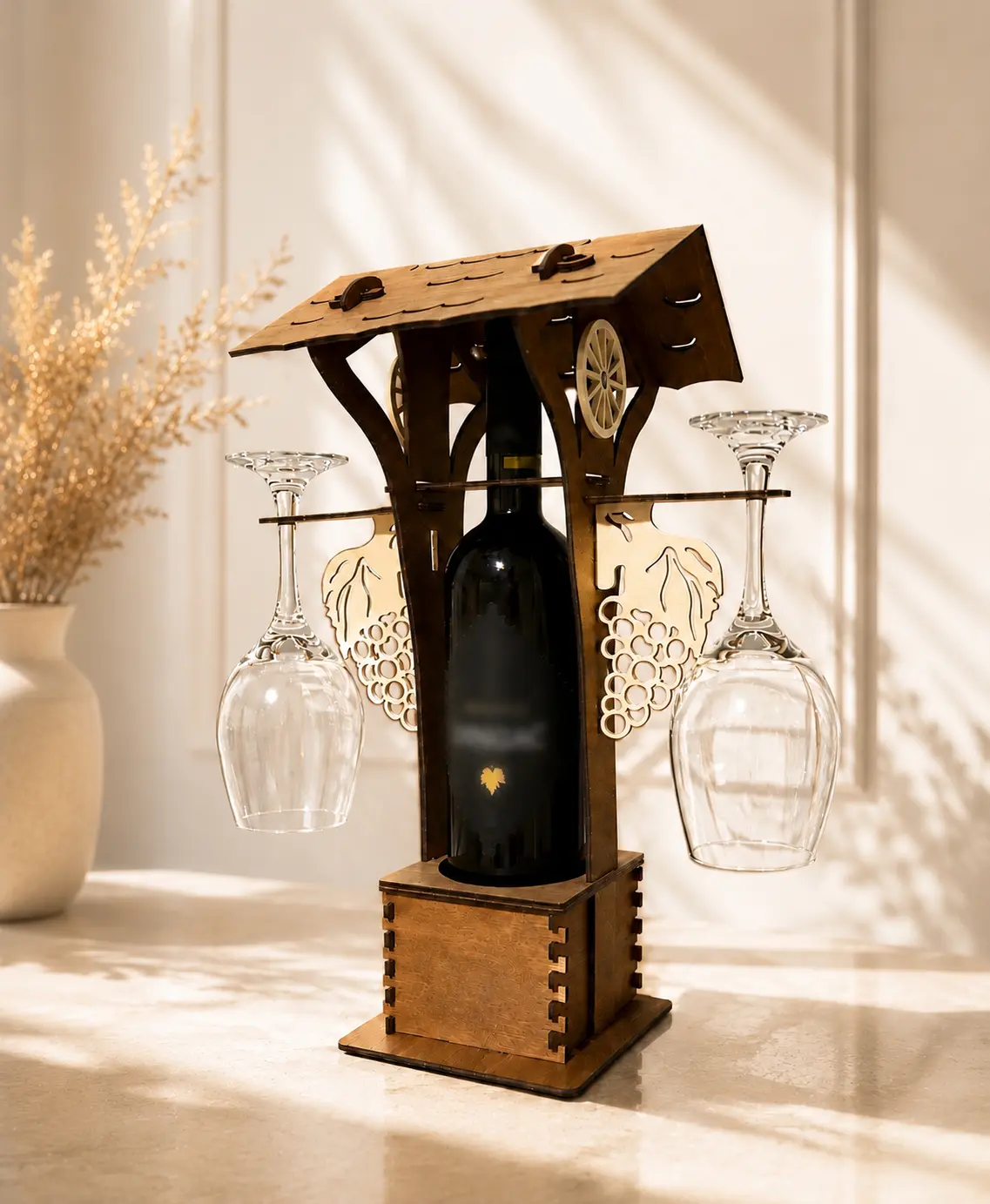 Personalizirani gravirani stalak za vino